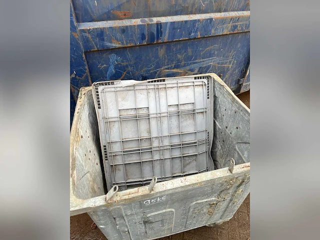 Afvalcontainer - afbeelding 5 van  5