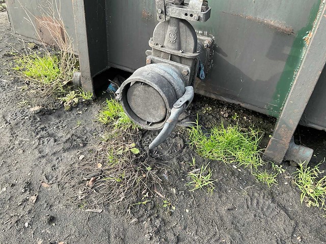 Afvalcontainer - afbeelding 8 van  9