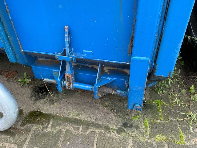Afvalcontainer - afbeelding 4 van  5