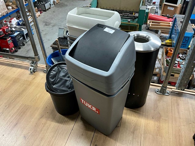 Afvalemmer (8x) - afbeelding 1 van  5