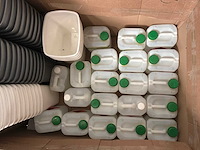 Afvalemmers, desinfectie middelen en clinical waste verpakkingen - afbeelding 2 van  6