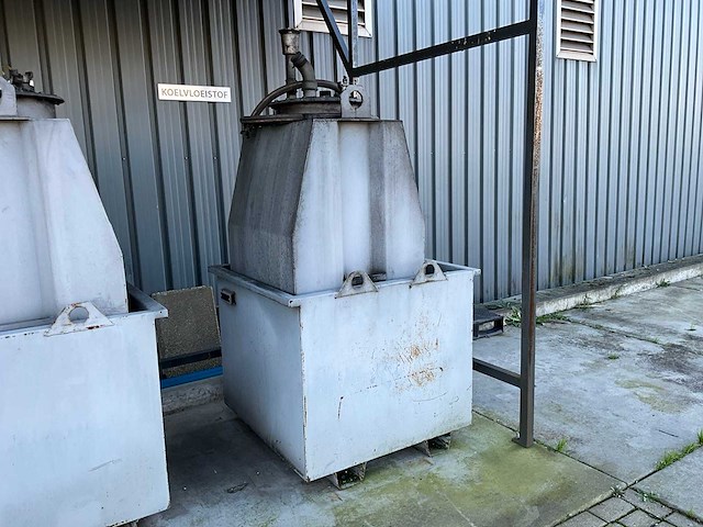 Afvalolietank - afbeelding 2 van  3