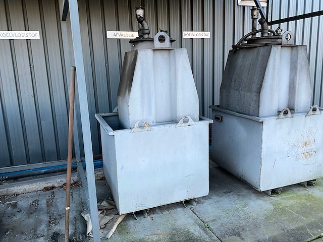 Afvalolietank - afbeelding 2 van  3