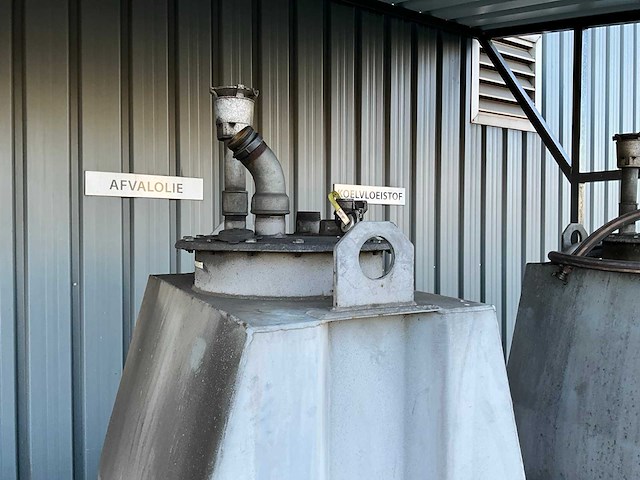 Afvalolietank - afbeelding 3 van  3