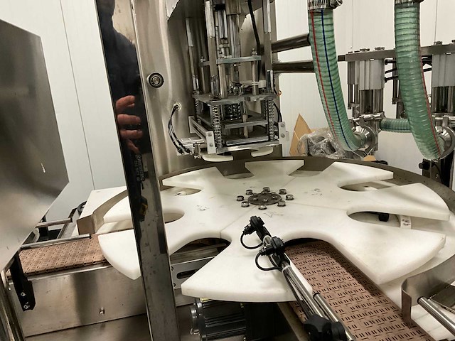 Afvul-, sluit- en etiketteerlijn - afbeelding 3 van  27