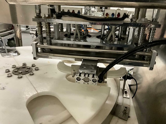 Afvul-, sluit- en etiketteerlijn - afbeelding 6 van  27