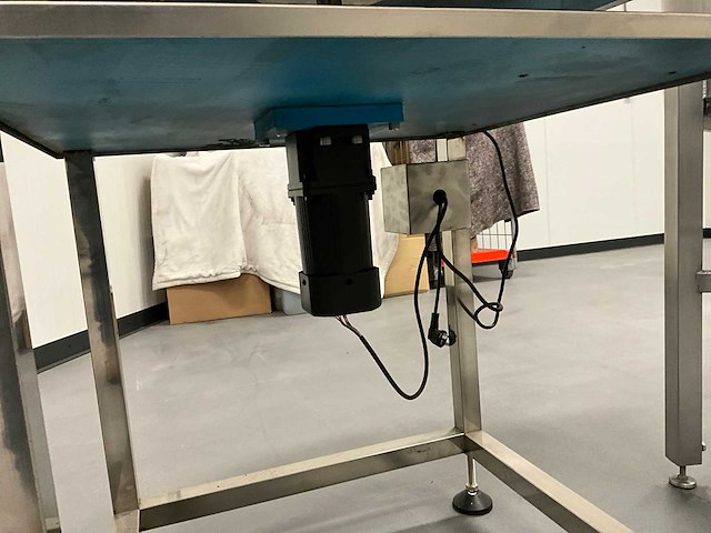 Afvul-, sluit- en etiketteerlijn - afbeelding 15 van  27