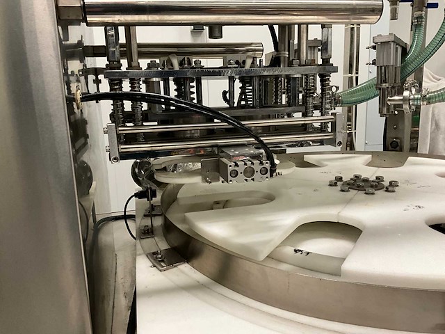 Afvul-, sluit- en etiketteerlijn - afbeelding 24 van  27