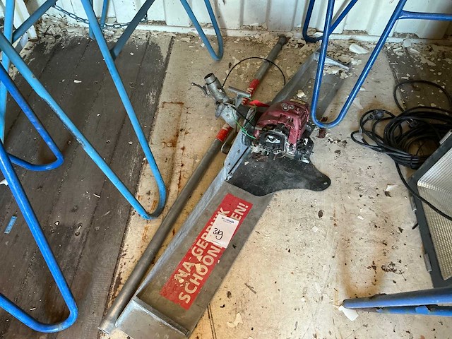 Afwerkspaan (benzine) - afbeelding 1 van  3