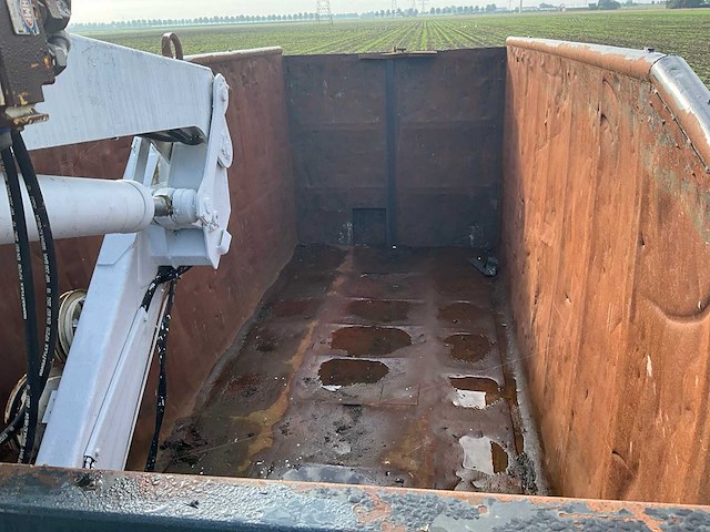 Afzet afvalcontainer met laadkraan - afbeelding 14 van  18