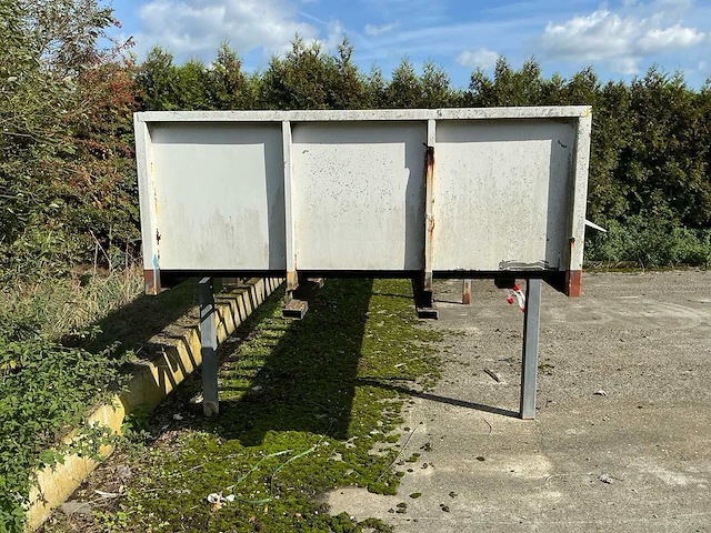 Afzetbaar vrachtwagenframe met twistlocks en aluminium schotten – 7.250 × 2.510 mm – zonder bodem - afbeelding 8 van  15