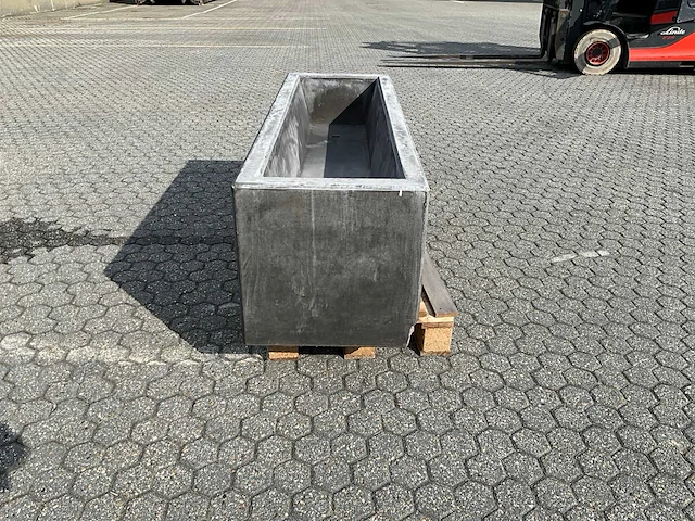 Afzetblok beton met bloembak antraciet 160 cm - afbeelding 4 van  9