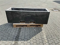 Afzetblok beton met bloembak antraciet 160 cm - afbeelding 5 van  9