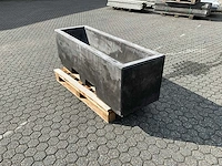 Afzetblok beton met bloembak antraciet 160 cm - afbeelding 8 van  9