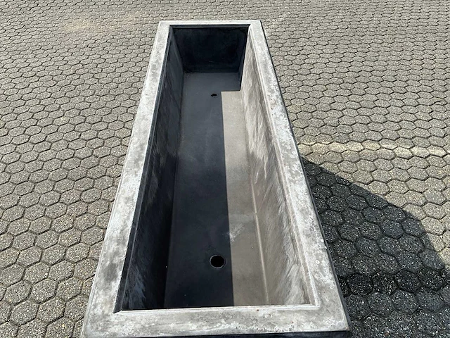 Afzetblok beton met bloembak antraciet 160 cm - afbeelding 9 van  9