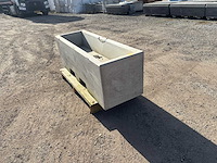 Afzetblok/bloembak beton - grijs 156 x 50 x 50 cm - afbeelding 3 van  4