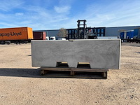 Afzetblok/bloembak beton - grijs 156 x 50 x 50 cm - afbeelding 4 van  4