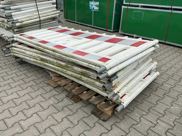 Afzethekken rood/wit kunststof - afbeelding 2 van  4