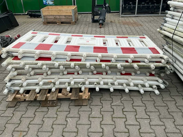 Afzethekken rood/wit kunststof - afbeelding 4 van  4