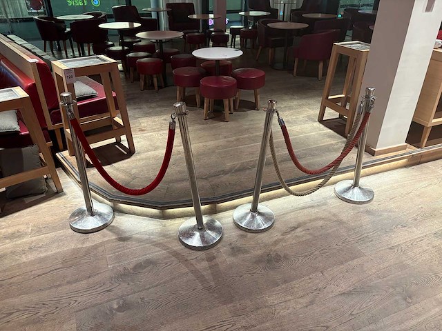 Afzetpaal met koord (4x) - afbeelding 1 van  4