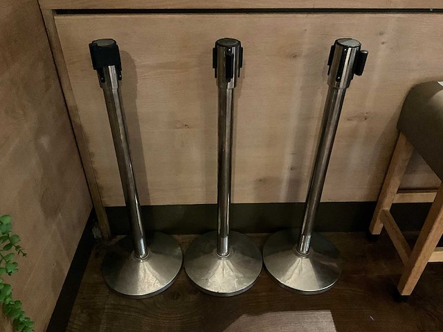 Afzetpaal met trekband (3x) - afbeelding 2 van  2