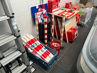 Afzetpaaltjes (14x) - afbeelding 1 van  3