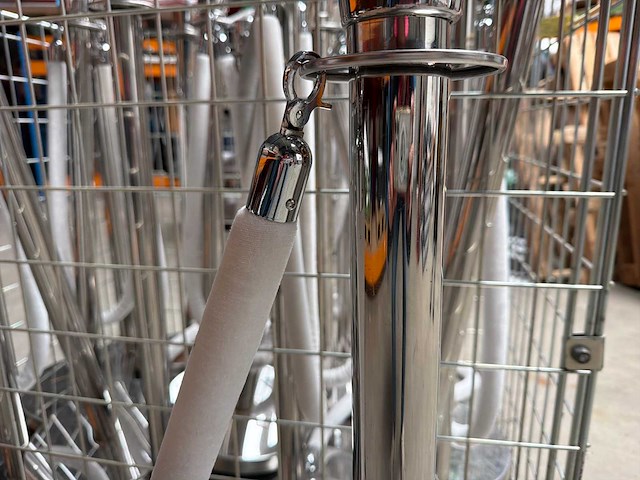 Afzetpalen met koord (19x) - afbeelding 3 van  5