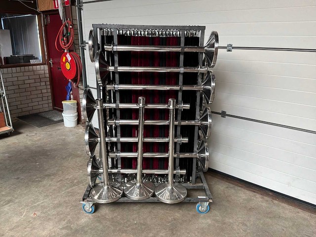 Afzetpalen op transportkar - afbeelding 2 van  4