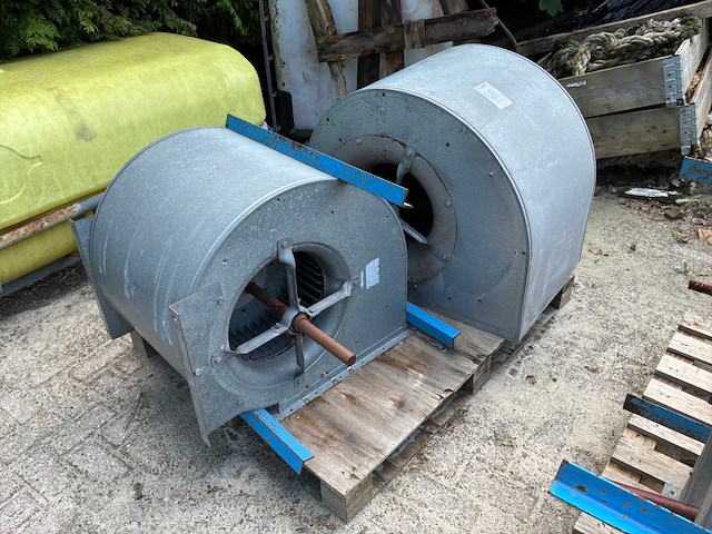 Afzuig ventilator (2x) - afbeelding 1 van  2