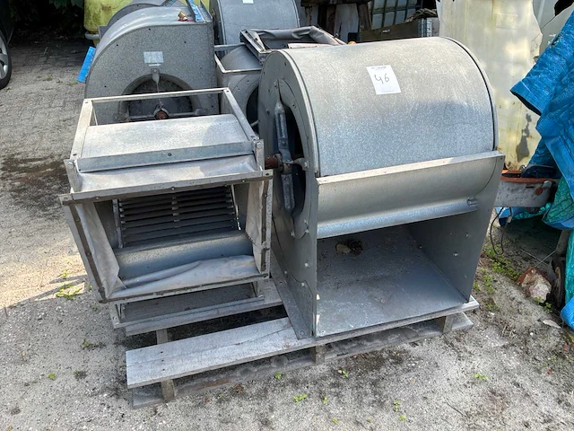 Afzuig ventilator (2x) - afbeelding 1 van  3