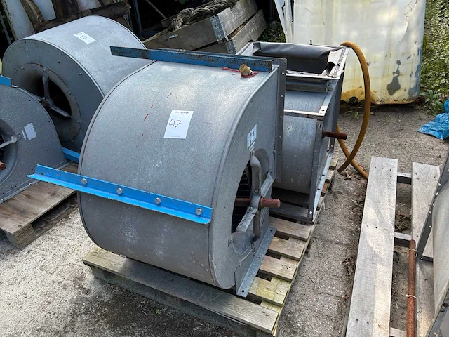 Afzuig ventilator (2x) - afbeelding 1 van  3