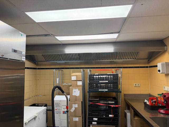 Afzuigkap 315cm - afbeelding 1 van  2