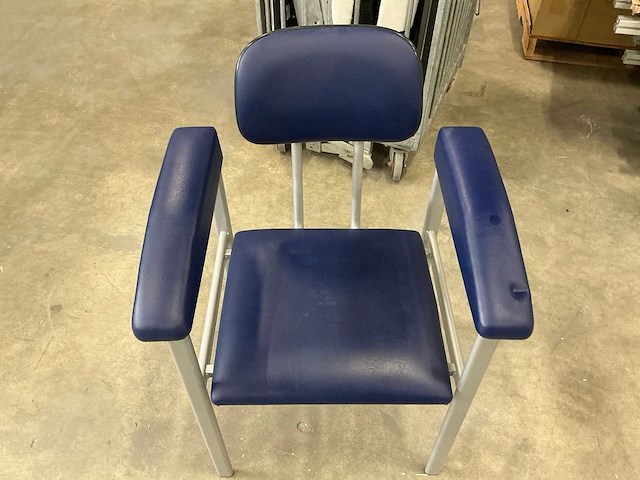 Aga bloedafname stoel en tabouret - afbeelding 4 van  5