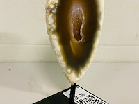 Agaat geode op metalen standaard - afbeelding 2 van  5