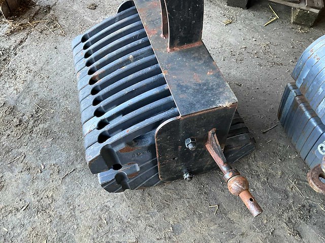Agco frontgewichtset ‘480 kg’ - afbeelding 2 van  3