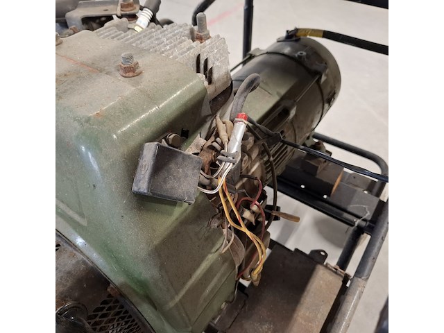 Aggregaat en hydrauliekpomp, kawasaki en atlas - afbeelding 3 van  17