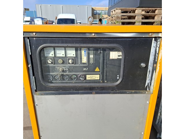 Aggregaat, sdmo, js80 - 80 kva, geel, 1999 - afbeelding 7 van  18