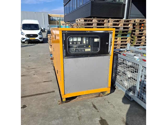 Aggregaat, sdmo, js80 - 80 kva, geel, 1999 - afbeelding 13 van  18