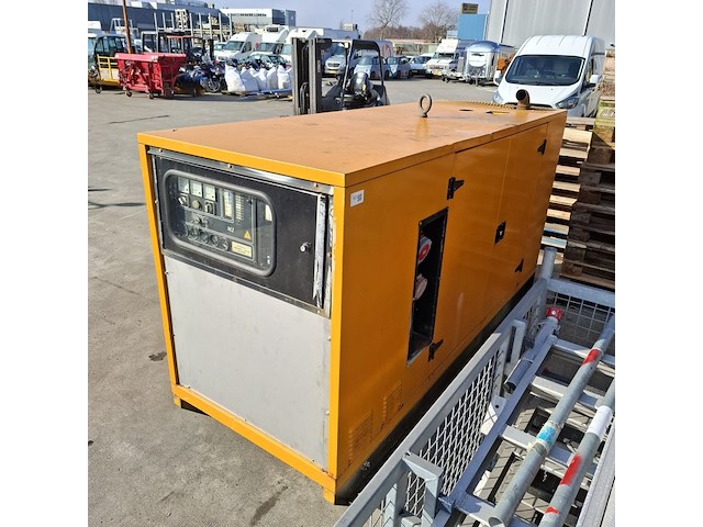 Aggregaat, sdmo, js80 - 80 kva, geel, 1999 - afbeelding 14 van  18