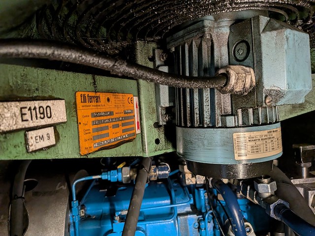 Aggregaat voor hydraulische pompen in container, 1999 - afbeelding 5 van  32
