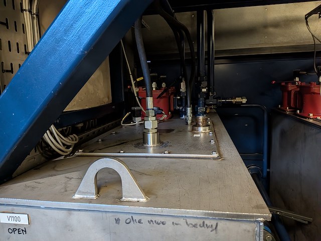 Aggregaat voor hydraulische pompen in container, 1999 - afbeelding 13 van  32