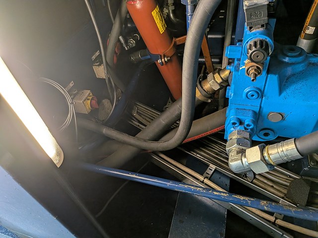 Aggregaat voor hydraulische pompen in container, 1999 - afbeelding 31 van  32