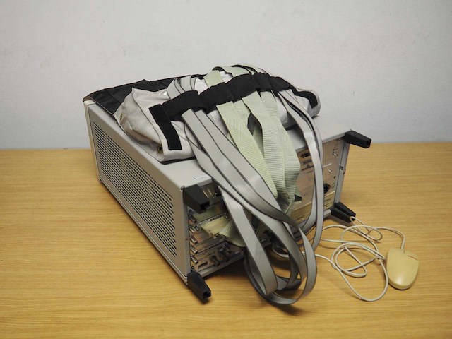 Agilent - 16702b - logic analysis system - afbeelding 4 van  9