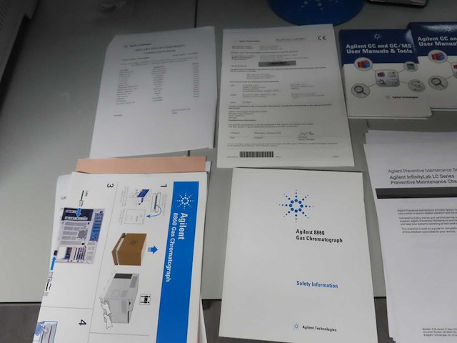 Agilent - 2019 - 8860 - gas chromatograaf systeem - afbeelding 3 van  18