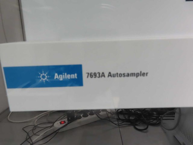 Agilent - 2019 - 8860 - gas chromatograaf systeem - afbeelding 9 van  18
