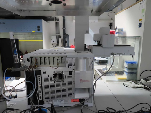 Agilent - 2019 - 8860 - gas chromatograaf systeem - afbeelding 11 van  18