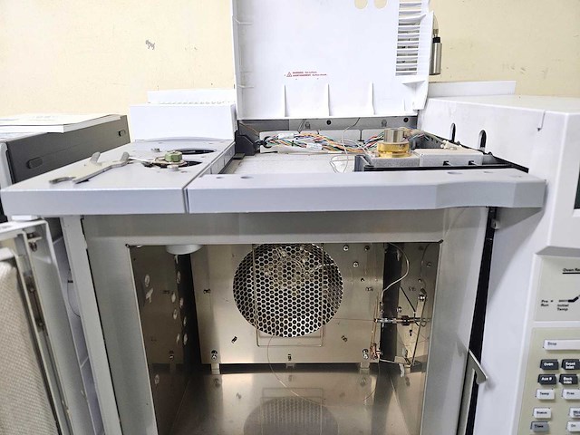 Agilent - 6890n odp gc - gaschromatograaf - 2012 - afbeelding 2 van  5