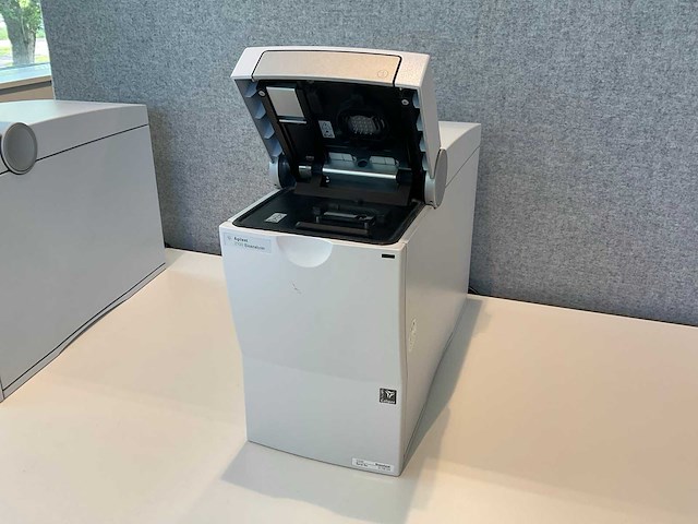 Agilent 2100 bioanalyzer g2939a - afbeelding 2 van  3