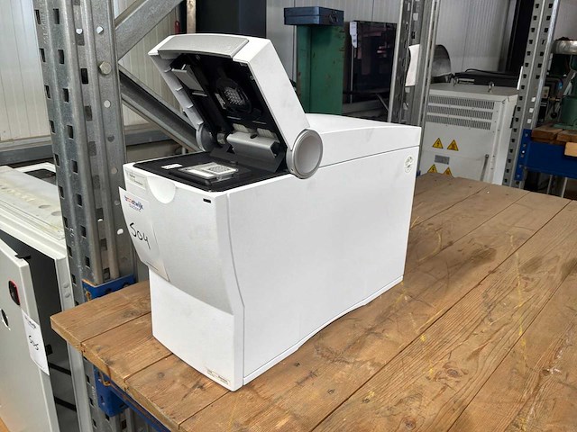 Agilent 2100 bioanalyzer - afbeelding 1 van  10