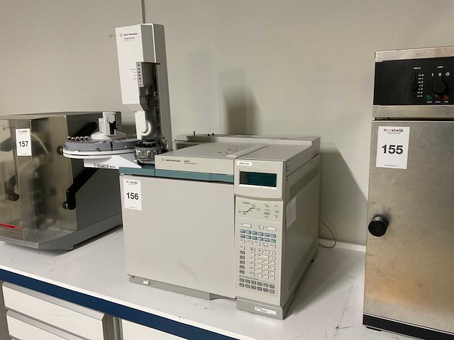 Agilent technologies 6890n gaschromatograaf - afbeelding 1 van  12